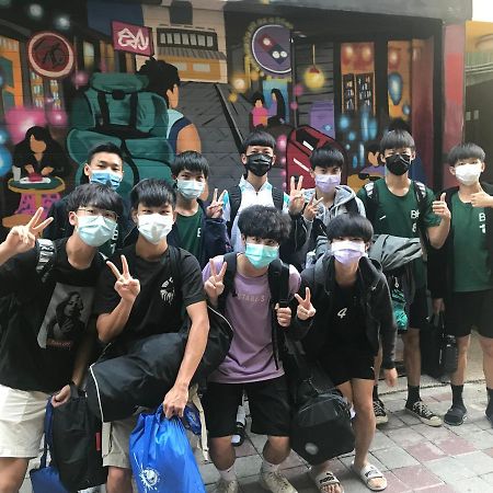 มายเดียร์ แบคแพกเกอร์ บีแอนด์บี Hostel ไถหนาน ภายนอก รูปภาพ
