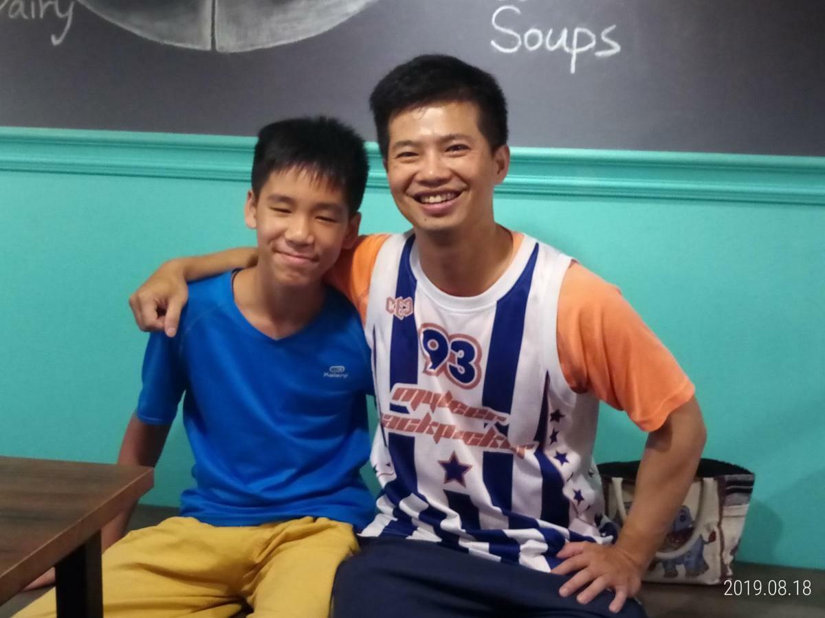 มายเดียร์ แบคแพกเกอร์ บีแอนด์บี Hostel ไถหนาน ภายนอก รูปภาพ